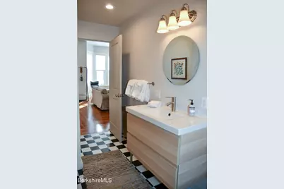 21-23 Linden St, Pittsfield, MA 01201 - Photo 9