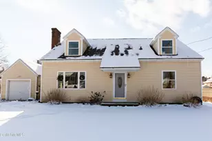 1842 East St, Pittsfield, MA 01201 - Photo 1