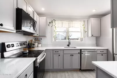 1842 East St, Pittsfield, MA 01201 - Photo 7