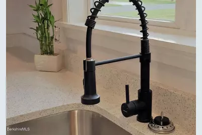 1842 East St, Pittsfield, MA 01201 - Photo 13