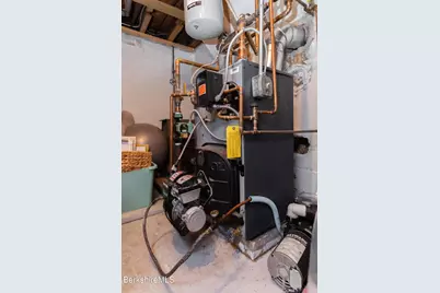 1842 East St, Pittsfield, MA 01201 - Photo 41