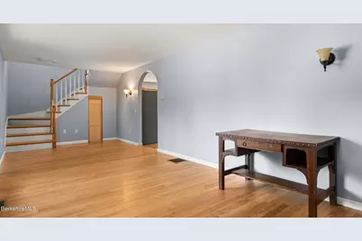 42 Bryant St, Pittsfield, MA 01201 - Photo 5