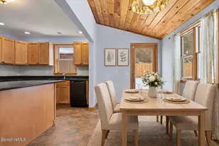 42 Bryant St, Pittsfield, MA 01201 - Photo 9