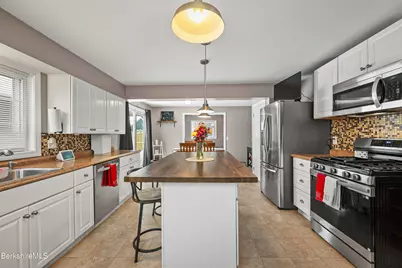 96 Broadview Ter, Pittsfield, MA 01201 - Photo 15