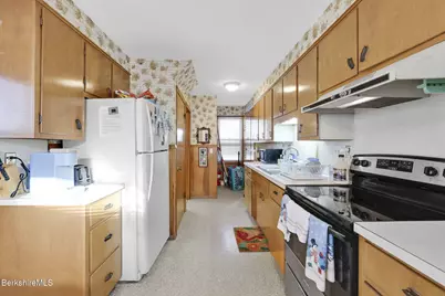 59 Prospect St, Ludlow, MA 01056 - Photo 9