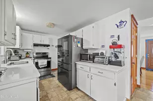 15 Martin Ave, Lee, MA 01238 - Photo 9