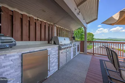 140 Hancock Rd, Pittsfield, MA 01201 - Photo 15