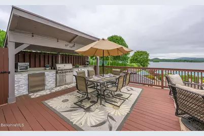 140 Hancock Rd, Pittsfield, MA 01201 - Photo 11