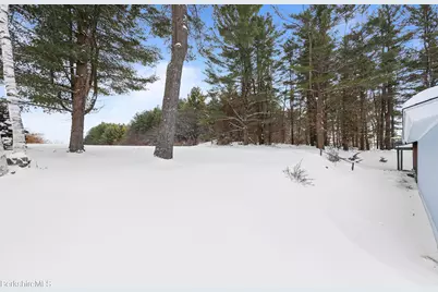 25 Leroi Dr, Pittsfield, MA 01201 - Photo 11