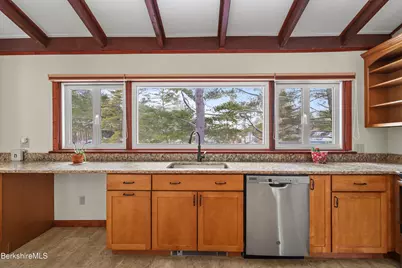 25 Leroi Dr, Pittsfield, MA 01201 - Photo 19