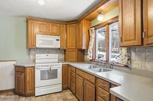 162 Bull Hill Rd, Lanesborough, MA 01237 - Photo 21