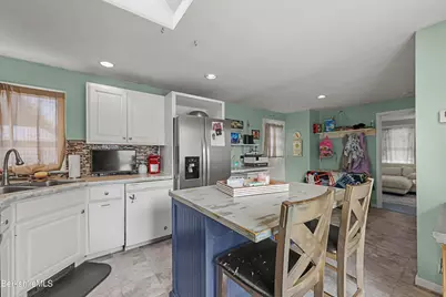 67 Reuter Ave, Pittsfield, MA 01201 - Photo 9