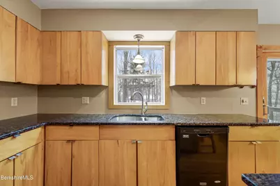 8 Iroquois St, Lanesborough, MA 01237 - Photo 33
