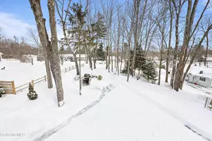 8 Iroquois St, Lanesborough, MA 01237 - Photo 3