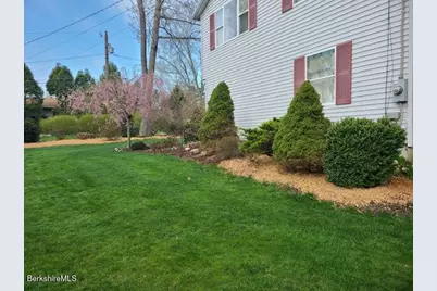 8 Iroquois St, Lanesborough, MA 01237 - Photo 61