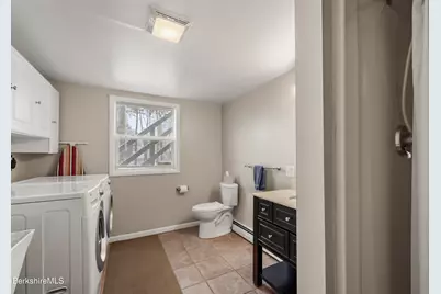8 Iroquois St, Lanesborough, MA 01237 - Photo 53