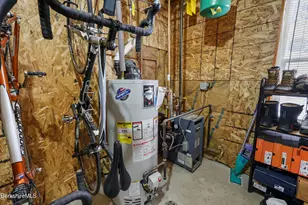 8 Iroquois St, Lanesborough, MA 01237 - Photo 57