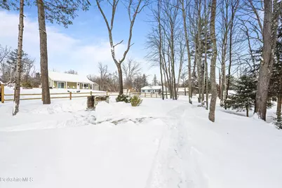 8 Iroquois St, Lanesborough, MA 01237 - Photo 5