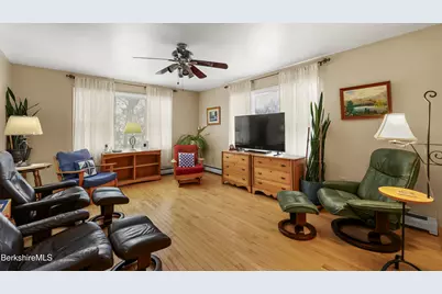 8 Iroquois St, Lanesborough, MA 01237 - Photo 27