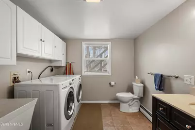 8 Iroquois St, Lanesborough, MA 01237 - Photo 51