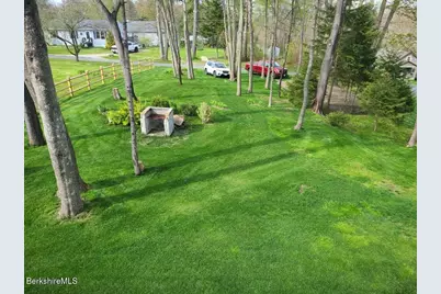 8 Iroquois St, Lanesborough, MA 01237 - Photo 23