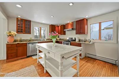 71 Weller Ave, Pittsfield, MA 01201 - Photo 7