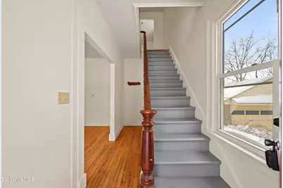 71 Weller Ave, Pittsfield, MA 01201 - Photo 17