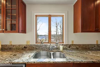 71 Weller Ave, Pittsfield, MA 01201 - Photo 15