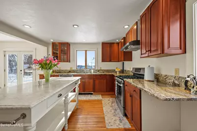 71 Weller Ave, Pittsfield, MA 01201 - Photo 9