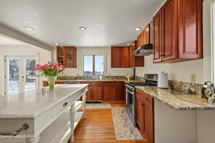 71 Weller Ave, Pittsfield, MA 01201 - Photo 9