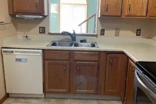 1 Pondview Dr, Pittsfield, MA 01201 - Photo 5