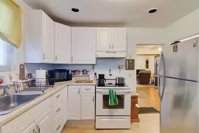 30 Edgewood Rd, Pittsfield, MA 01201 - Photo 3