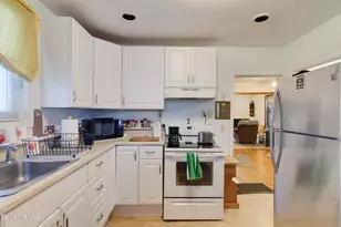 30 Edgewood Rd, Pittsfield, MA 01201 - Photo 3