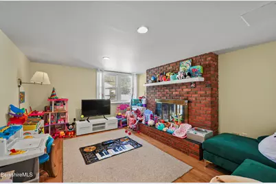 40 Baldwin Ave, Pittsfield, MA 01201 - Photo 17