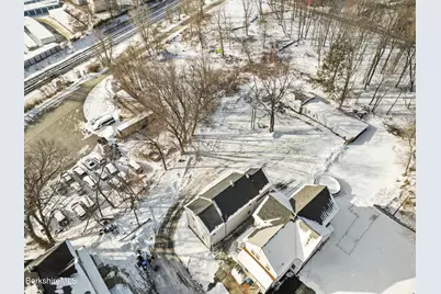 1 1/2 Cherry St, Pittsfield, MA 01201 - Photo 17
