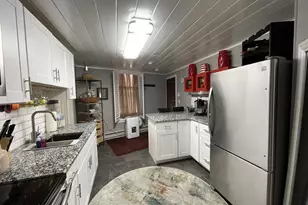 19 N Church St, North Adams, MA 01247 - Photo 3