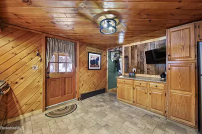 624 River Rd, Clarksburg, MA 01247 - Photo 9