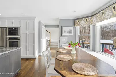 93 Gravesleigh Ter, Pittsfield, MA 01201 - Photo 21