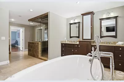 93 Gravesleigh Ter, Pittsfield, MA 01201 - Photo 43