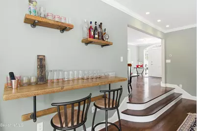 93 Gravesleigh Ter, Pittsfield, MA 01201 - Photo 9