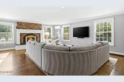 93 Gravesleigh Ter, Pittsfield, MA 01201 - Photo 29