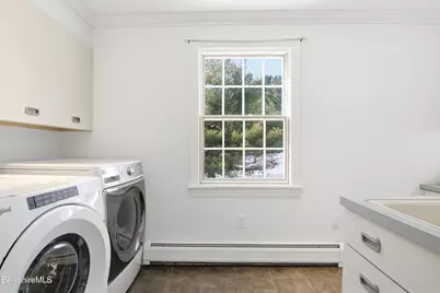 93 Gravesleigh Ter, Pittsfield, MA 01201 - Photo 33