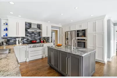 93 Gravesleigh Ter, Pittsfield, MA 01201 - Photo 15