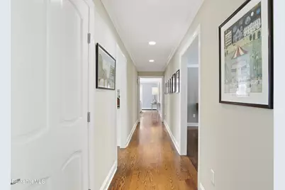 93 Gravesleigh Ter, Pittsfield, MA 01201 - Photo 13