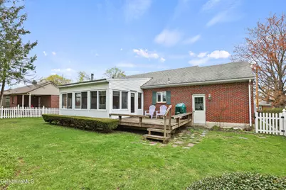 112 Sampson Pkwy, Pittsfield, MA 01201 - Photo 17