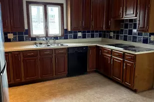 112 Sampson Pkwy, Pittsfield, MA 01201 - Photo 5