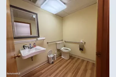 34 Depot St, Pittsfield, MA 01201 - Photo 9