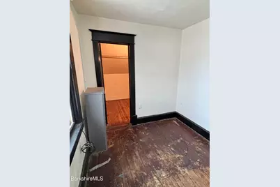 71 Dickinson Ave, Pittsfield, MA 01201 - Photo 23