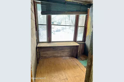 71 Dickinson Ave, Pittsfield, MA 01201 - Photo 27