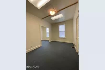 212 South St, Pittsfield, MA 01201 - Photo 11